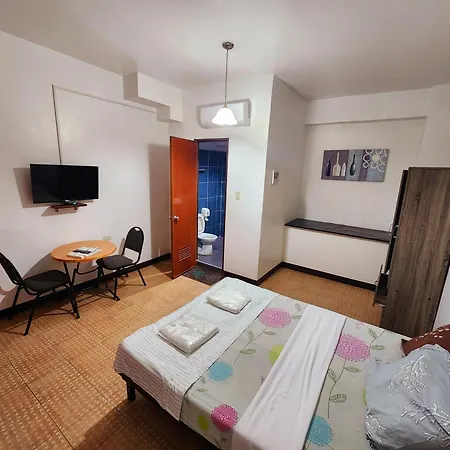 Mb\'S Garden Inn