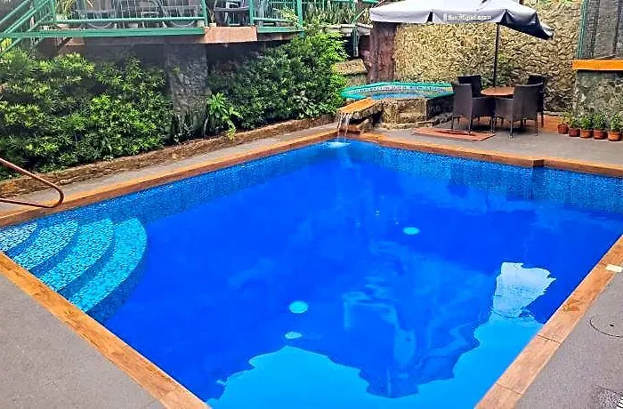 Mb's Garden Inn *